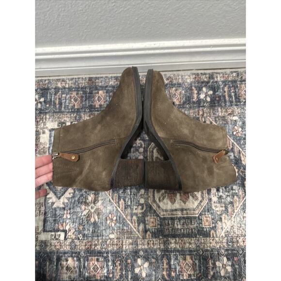 Rockport Cobb Hill sz 6M Olive Suede Natashya Bootie Women’s Wore Once - Picture 5 of 7